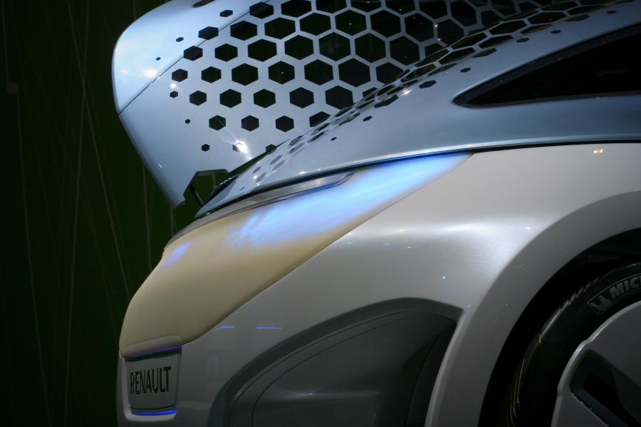  Renault ZOE Z.E. Concept 2009 года  (фото 8 из 95)